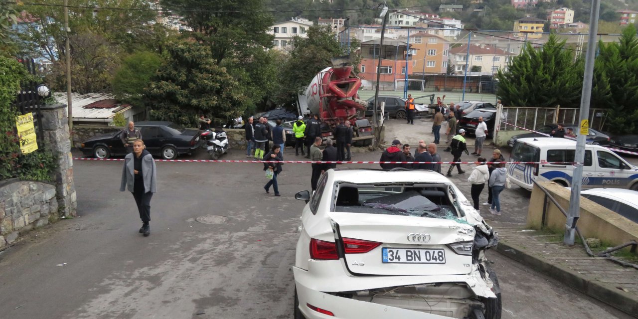 Üsküdar’da Freni Patlayan Beton Mikseri 7 Araca Çarparak Durabildi
