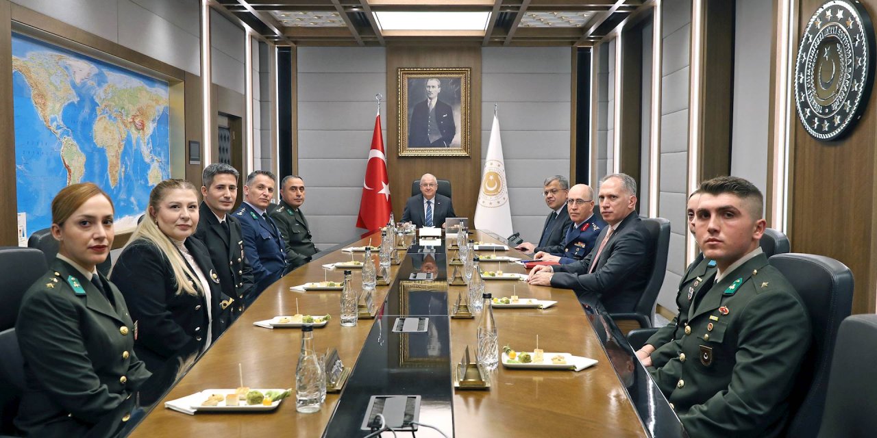 Bakan Güler, Öğretmenlerle Bir Araya Geldi