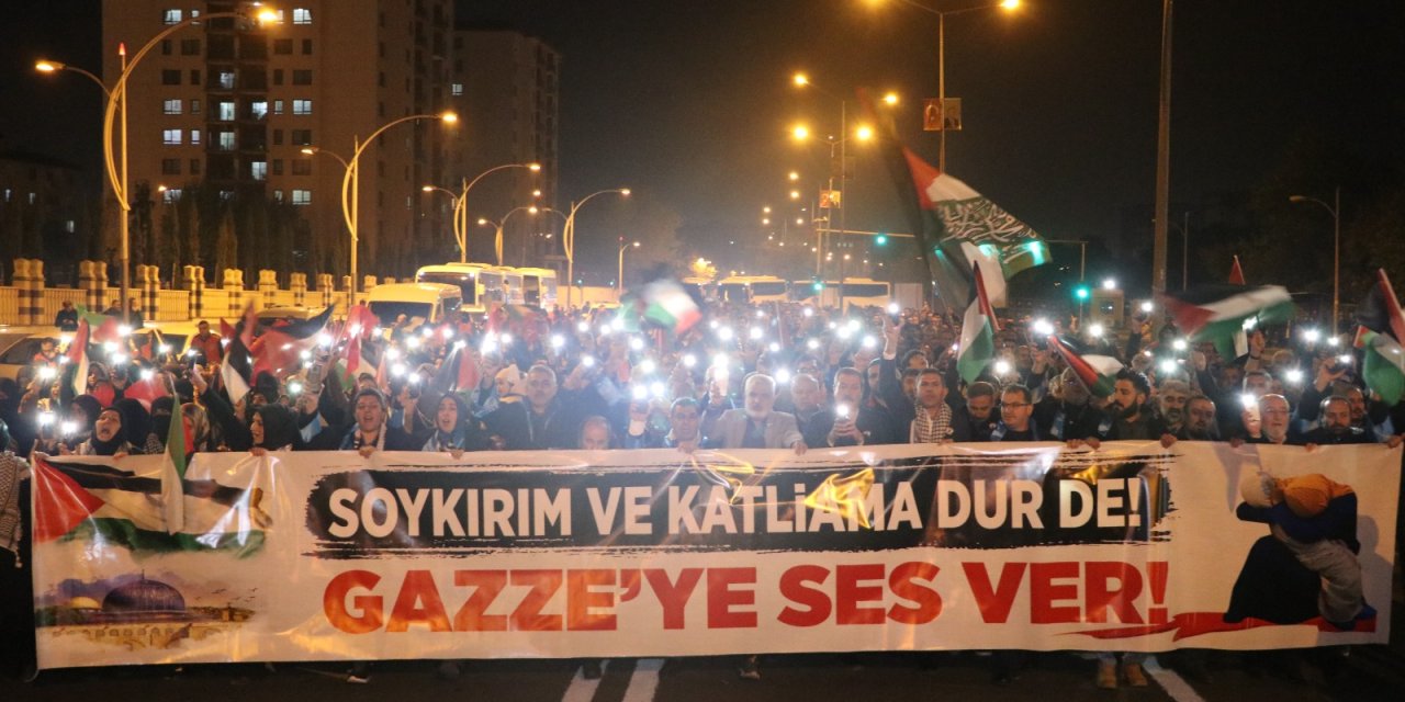 Diyarbakır’da, Gazze’de Öldürülen Eğitimciler Ve Öğrenciler İçin Yürüyüş