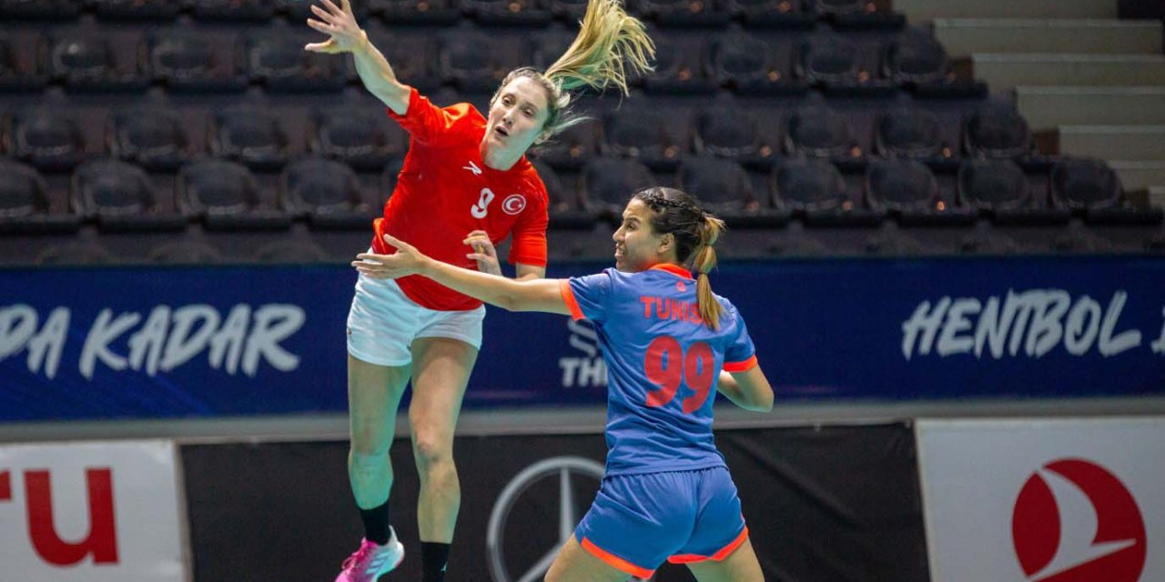 A Milli Kadın Hentbol Takımı, Tunus'u 29-28 Mağlup Etti