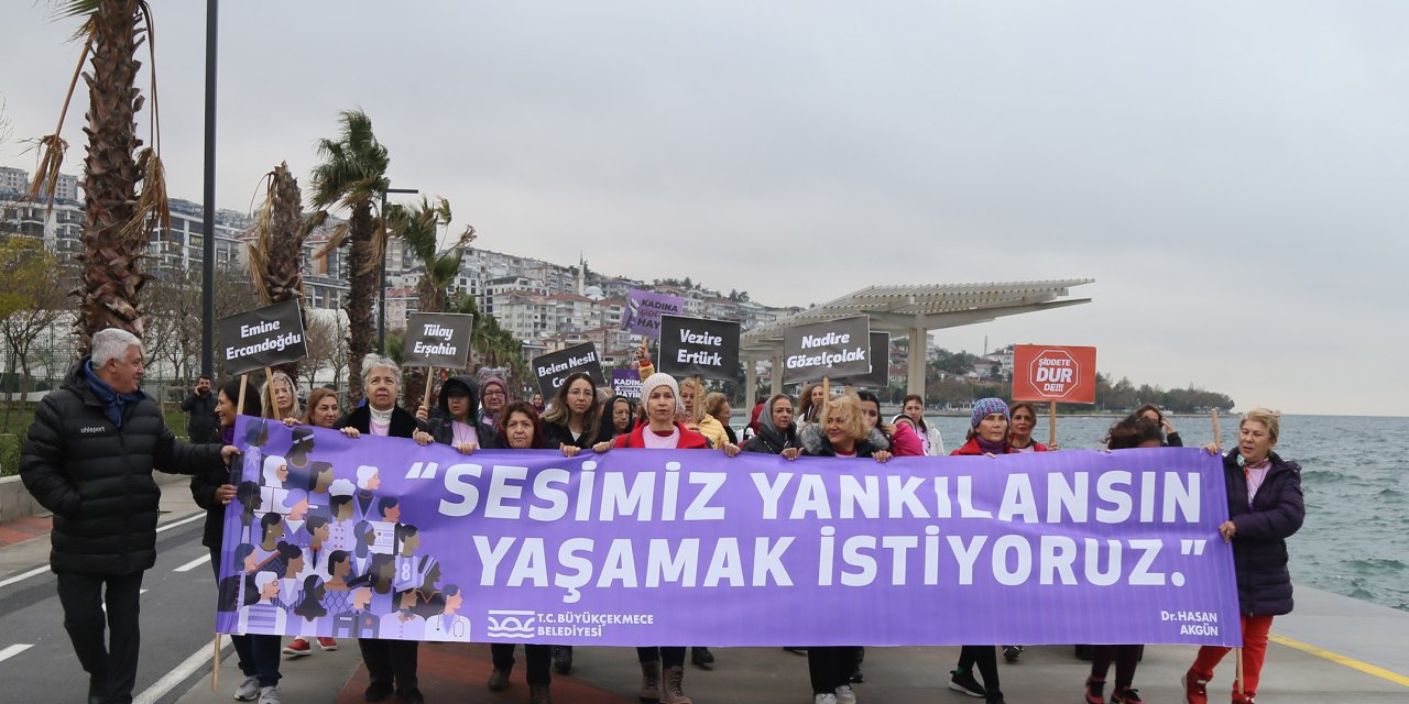 Büyükçekmece'de Kadınlar 'Şiddetle Mücadele Yürüyüşü' Gerçekleştirdi