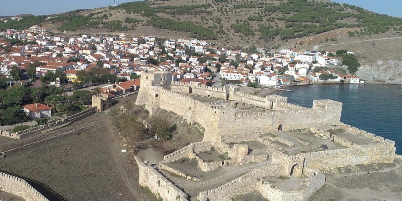 Bozcaada Kalesi’ndeki Kazılar, Geç Tunç Çağı'nda Yerleşim Bulgusunu Ortaya Çıkardı