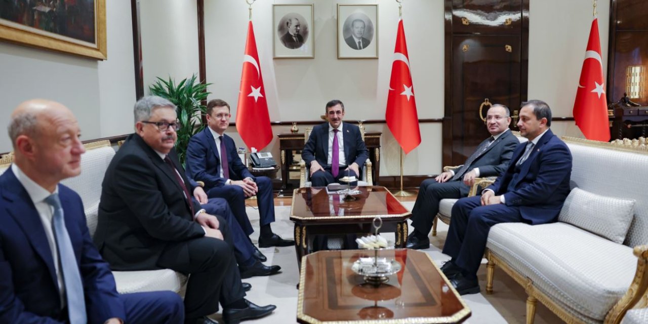 Cumhurbaşkanı Yardımcısı Yılmaz, Rusya Başbakan Yardımcısı Novak İle Görüştü