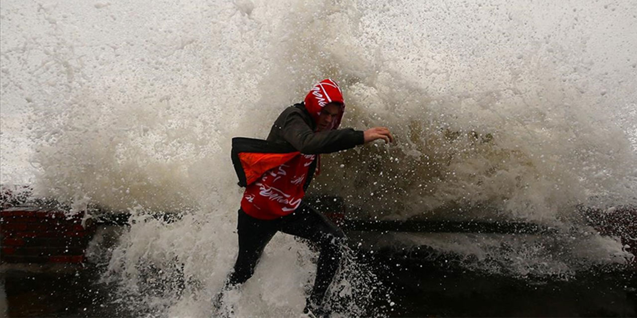 Rize, Artvin ve Ardahan Çevrelerinde Kuvvetli Yağış ve Fırtına Uyarısı
