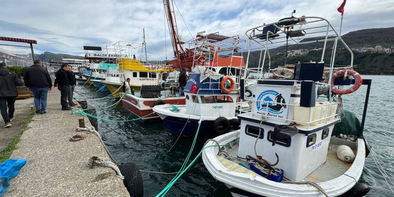 Bartın İçin Fırtına Uyarısı Yapıldı, Tekneler Karaya Alındı (2)