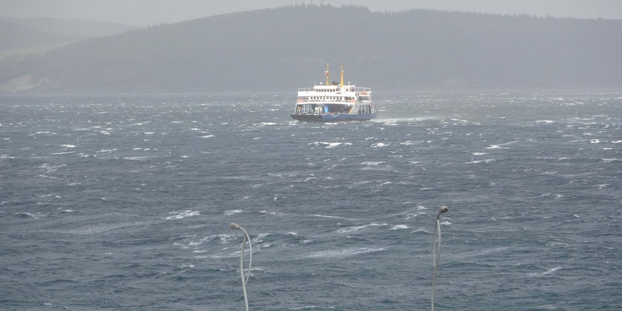 Gökçeada Ve Bozcaada Feribot Seferlerine 'Fırtına' Engeli