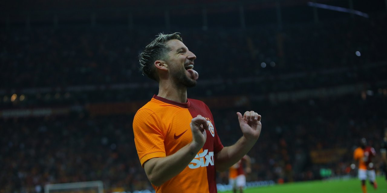 Mertens 2 Gol 1 Asist İle Döndü
