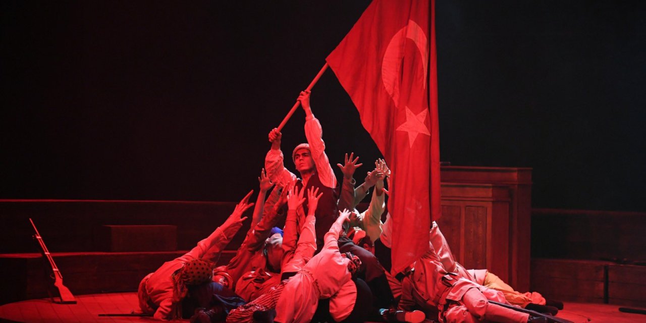 Meb'in 'Cumhuriyete Doğru' Tiyatro Oyununun Galası Ankara'da Düzenlendi