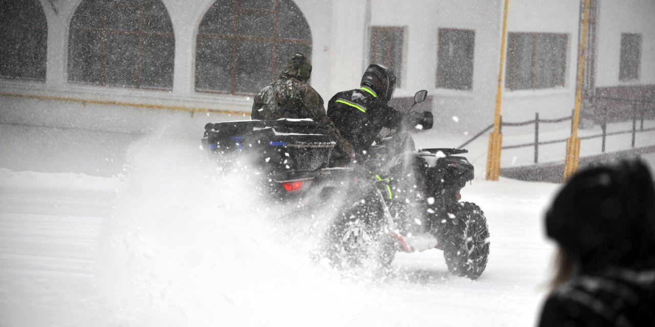 Uludağ'da Kar, Fırtına Ve Sis Etkili