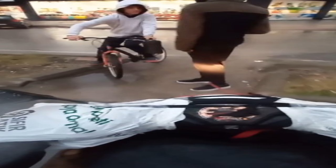 Motorlu Kuryenin Tepki Çeken Paylaşımları