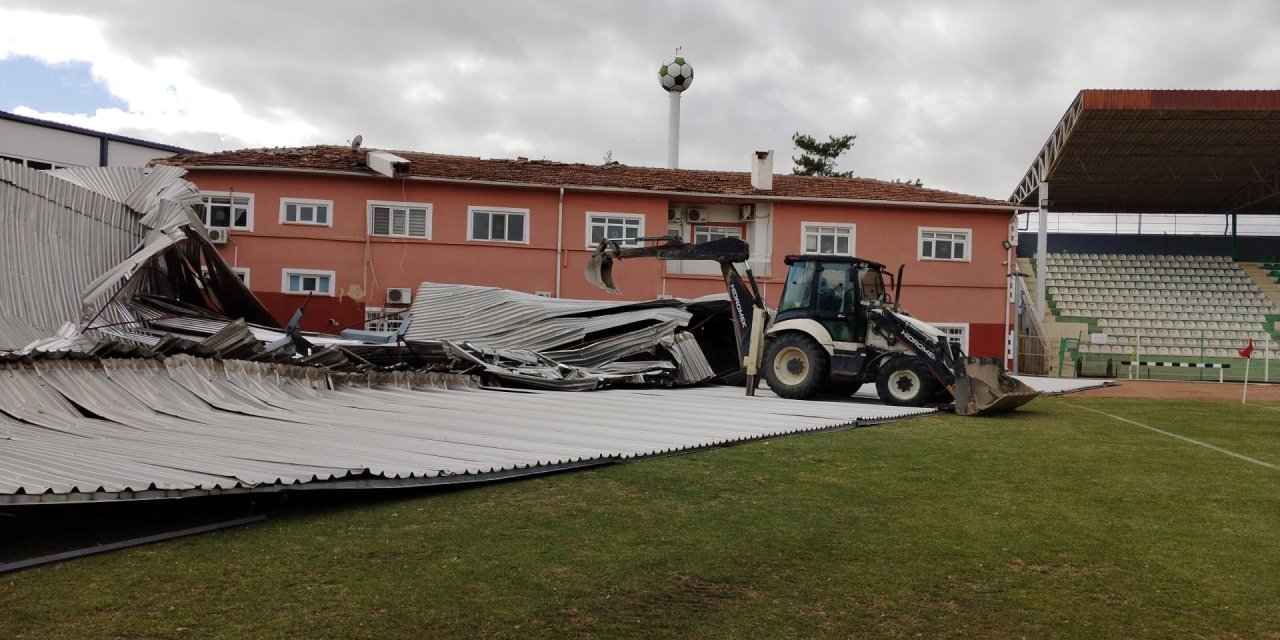 Kırşehir Fk - Serikspor Maçı Öncesinde Çatı Uçtu