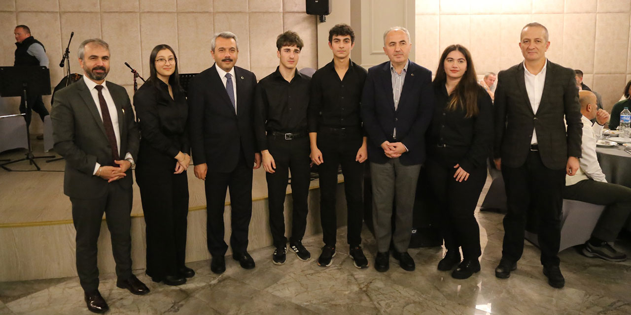 Rize’de 24 Kasım Öğretmenler Günü Buluşması Gerçekleştirildi