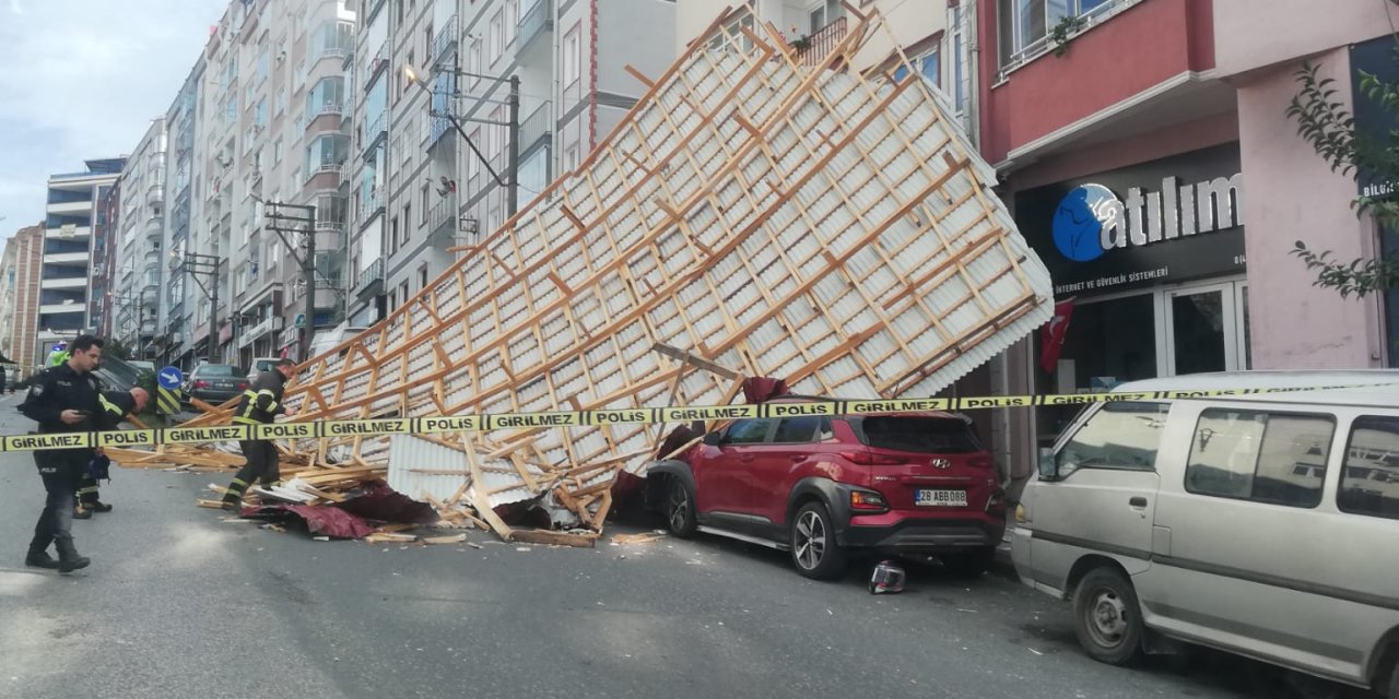 Giresun'da Fırtına; Çatılar Uçtu; 1'i Çocuk 2 Kişi Yaralı