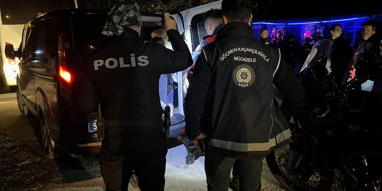 Fuhuş Operasyonunda Bir Kadının Çantasından Müşteri Listesi Çıktı