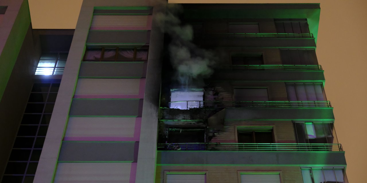Konya'da 11 Katlı Apartmanda Çıkan Yangında, Eski Bakanın Annesi Dumandan Etkilendi