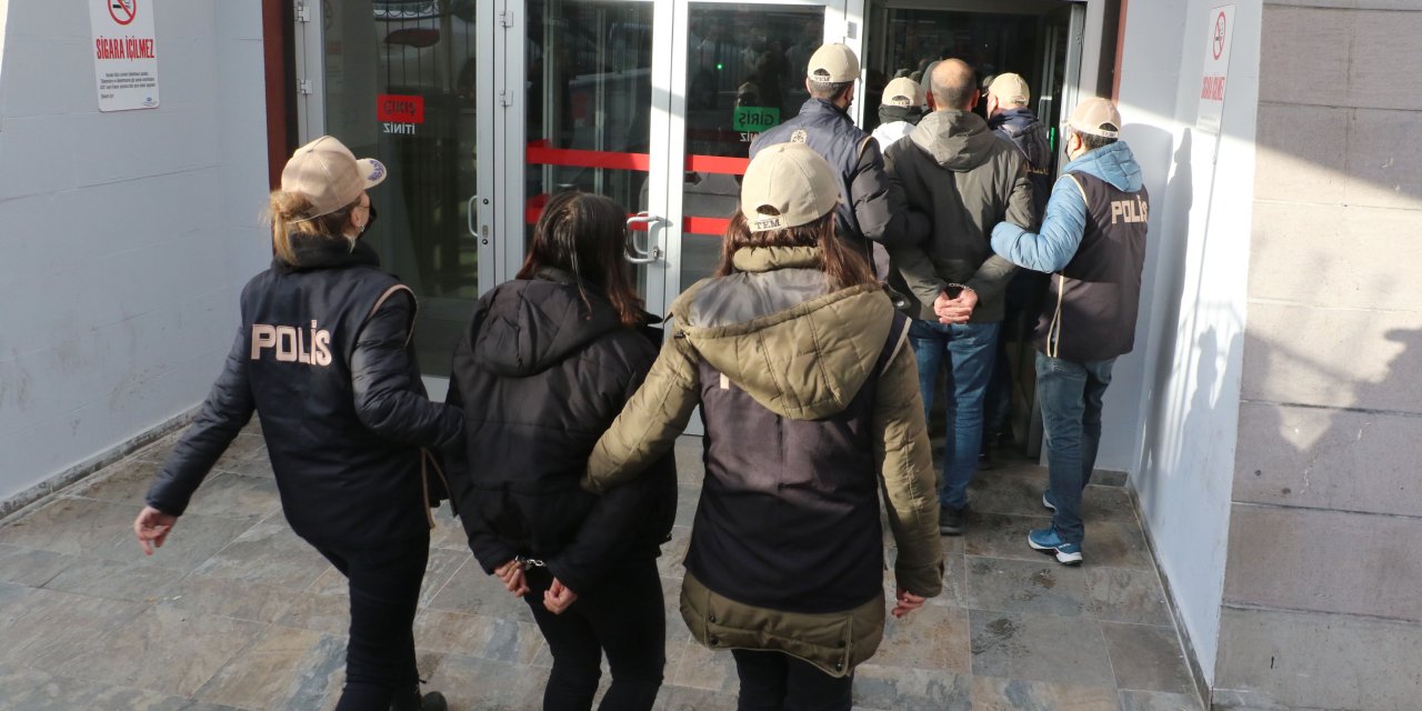 Eskişehir'de Eylem Hazırlığında Yakalanan 5 Terör Şüphelisi Adliyede