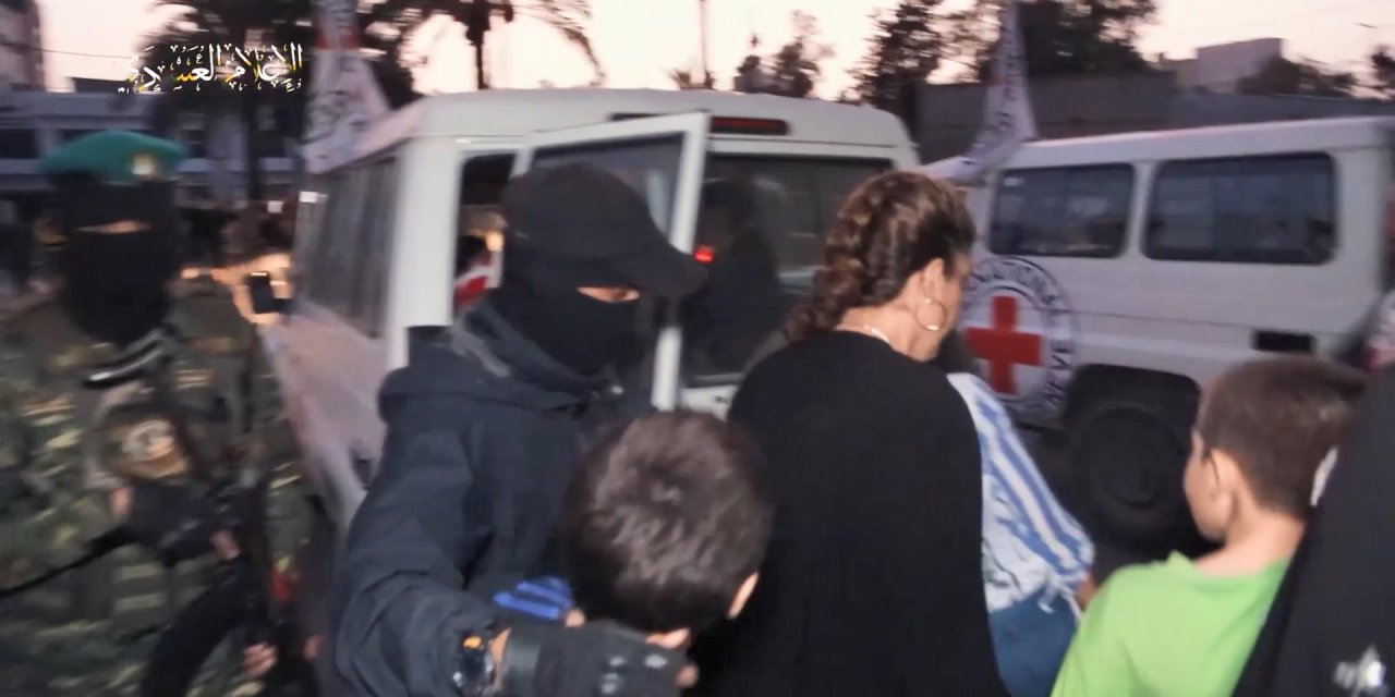 Hamas, 12 Rehineyi Daha Serbest Bıraktı