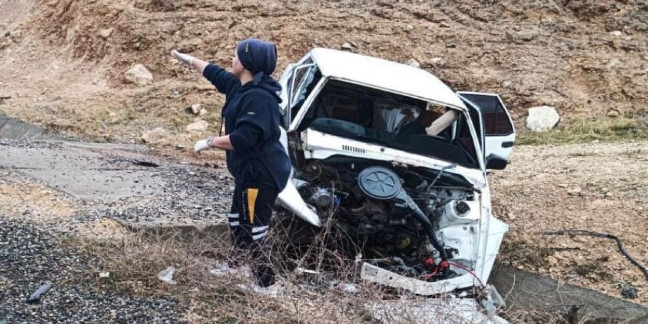 Otomobil Su Kanalına Düştü: 5 Yaralı