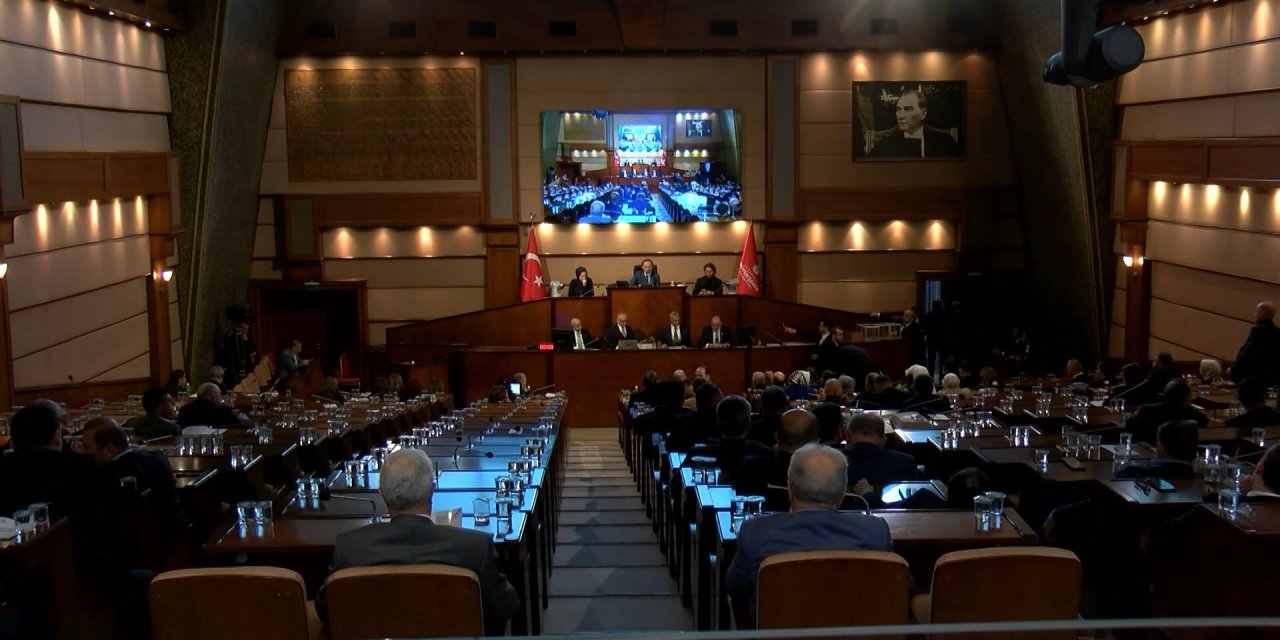 İbb Meclisi'nde, Gazze'ye Kızılay Üzerinden Yardım Yapma Teklifi Gerginlik Yarattı