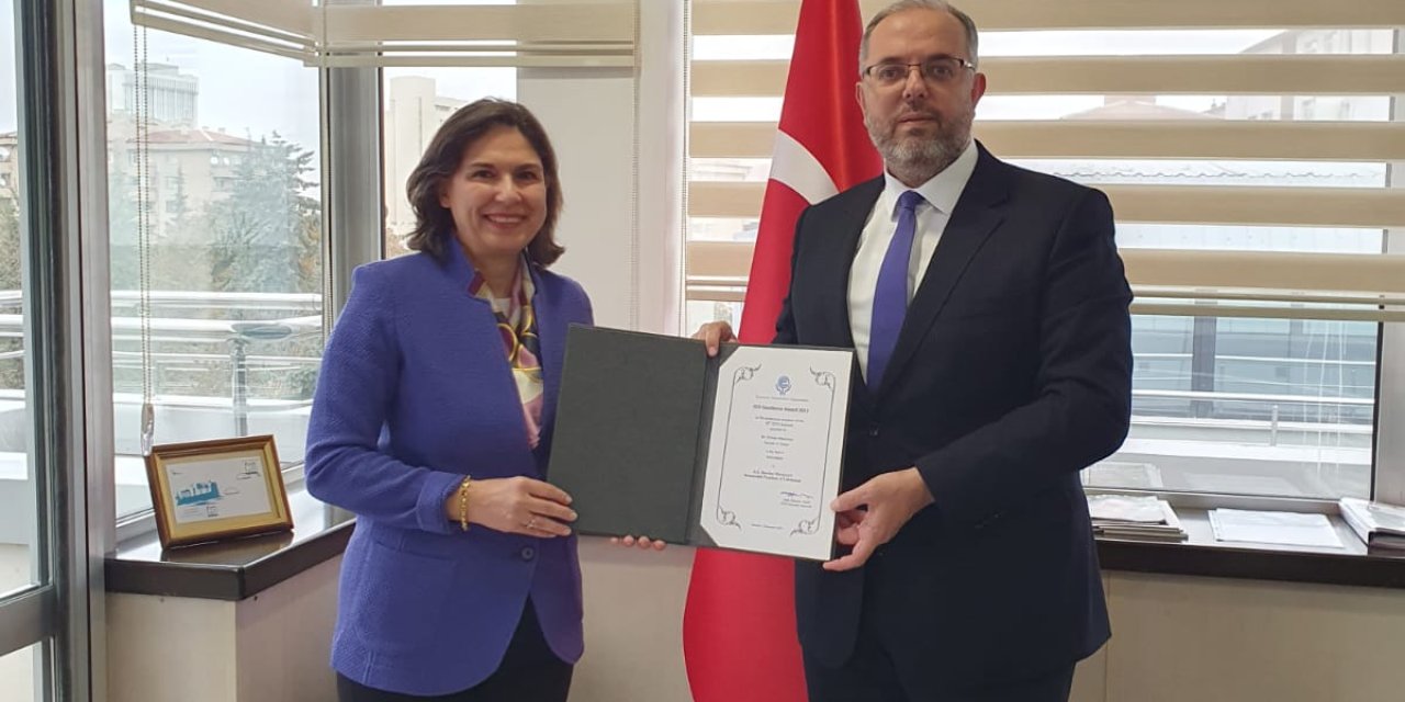 Msü Rektörü Afyoncu, 'Ekonomik İşbirliği Teşkilatı' Tarafından Ödüle Layık Görüldü