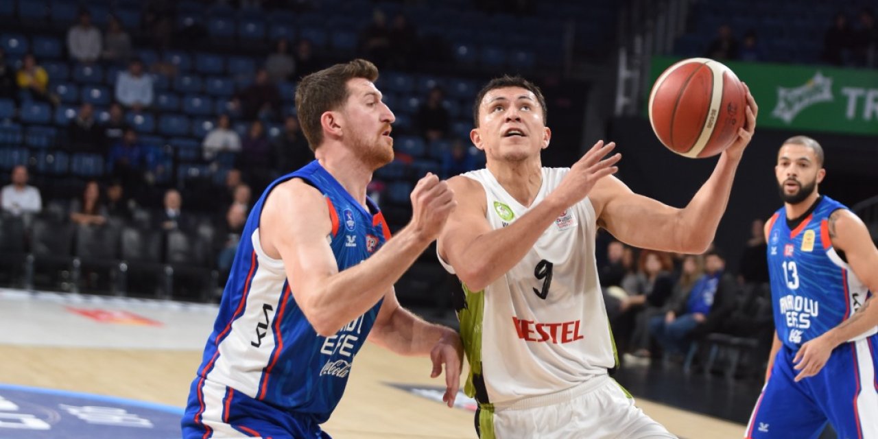 Anadolu Efes - Manisa Büyükşehir Belediyespor: 99-79