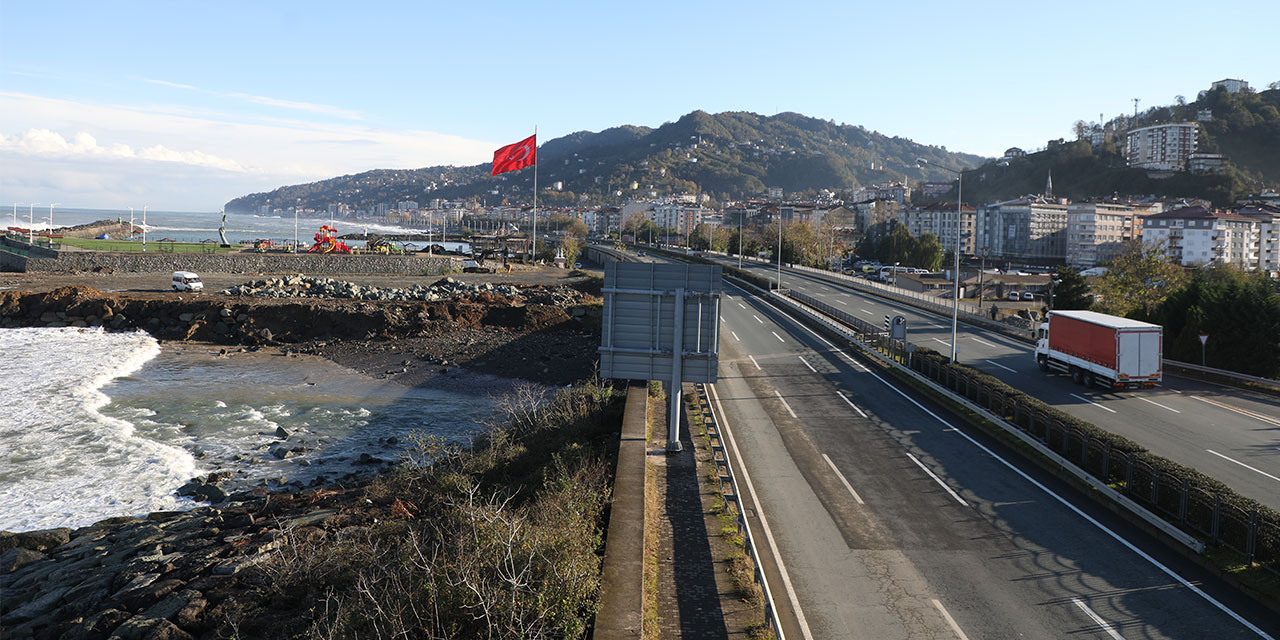 Karadeniz Sahil Yolu Çayeli-Trabzon istikameti ulaşıma açıldı