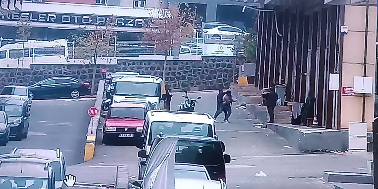 Kargo Firması Kuryesi, Tartıştığı Müşterinin İş Yerine Saldırdı