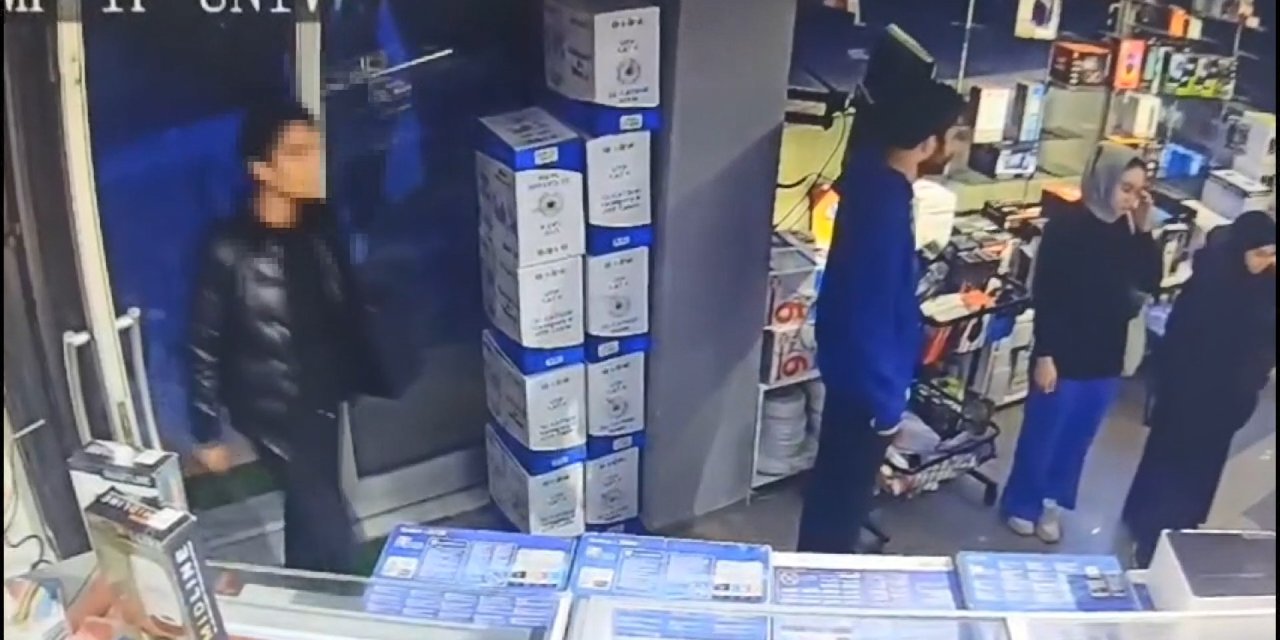 Arnavutköy'de Okuldan Hırsızlık Yapan Şüpheliler Çaldıklarını Satarken Yakalandı
