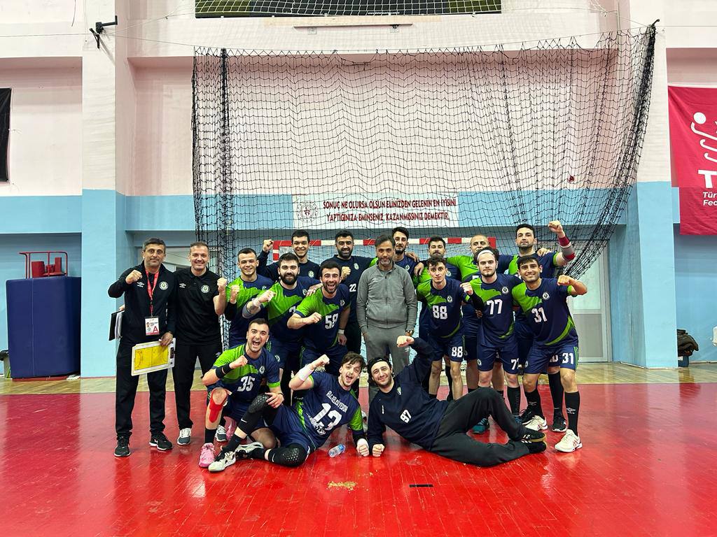 Rize Belediyesi Deplasmanda Yozgat'ı Yendi. Güneysu Evinde Seyhan'a Yenildi