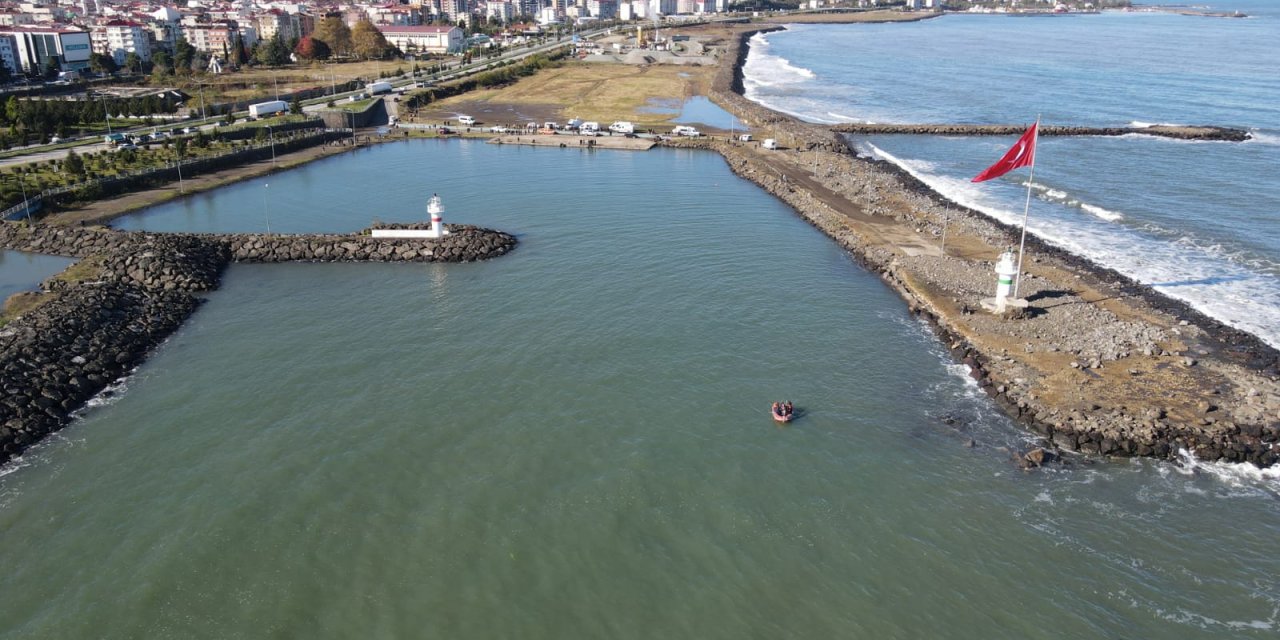Denizde Kaybolan 2 Liselinin, Sahildeki Son Görüntüleri Ortaya Çıktı (3)