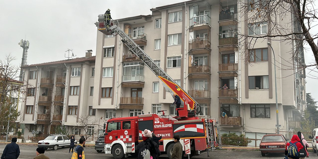 Yangında Dumandan Etkilenenler, Balkondan Tahliye Edildi