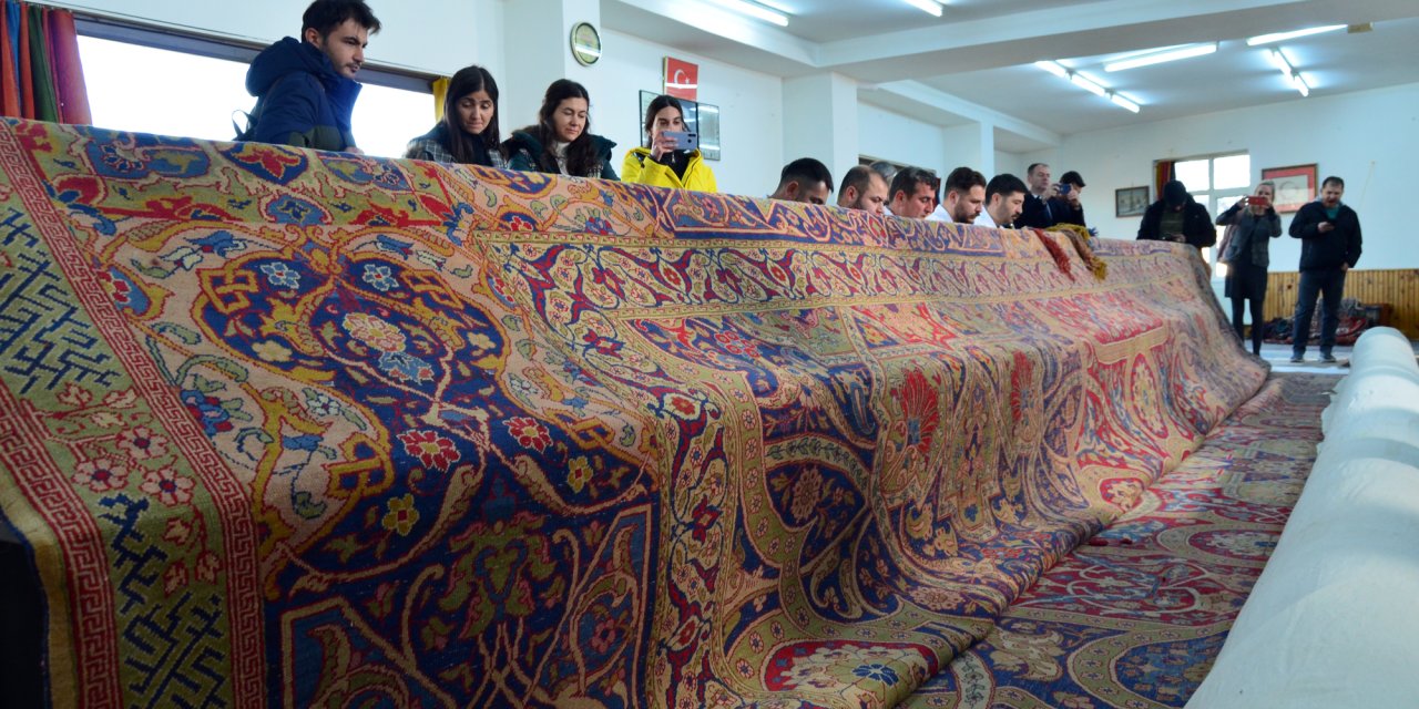 Sultan Iı. Abdülhamid’in Hollanda'ya Hediye Ettiği Halı, Türkiye'de Restore Edilecek