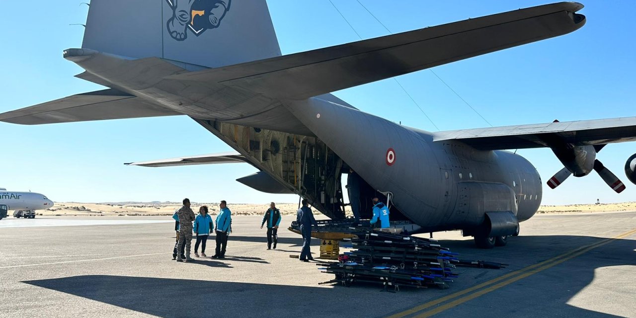 Gazze'ye İlaç Ve Tıbbi Malzeme Götüren Uçak Kayseri'den Havalandı (3)