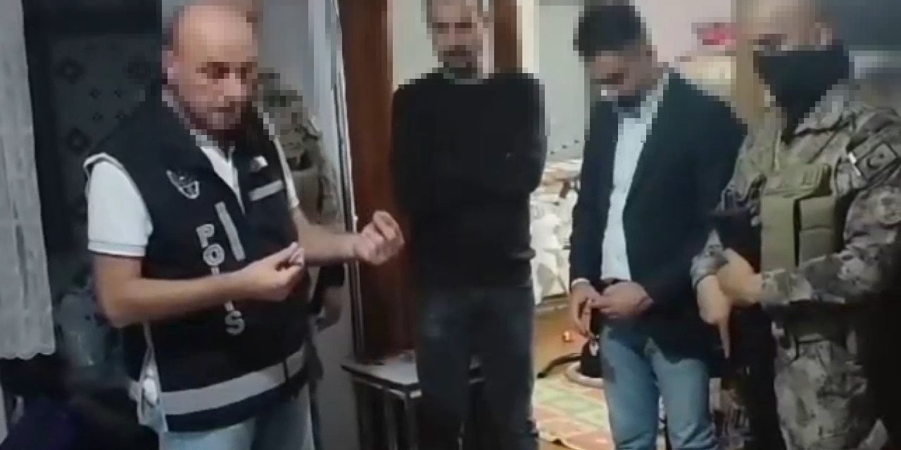 Vali ve Emniyet Müdürünün İmzasını Taklit Ederek 1500 Dolar Karşılığı Silah Ruhsatı Verdiler