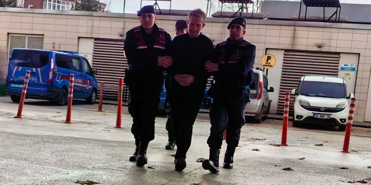 Eski Eşini Sokak Ortasında Bıçakladı