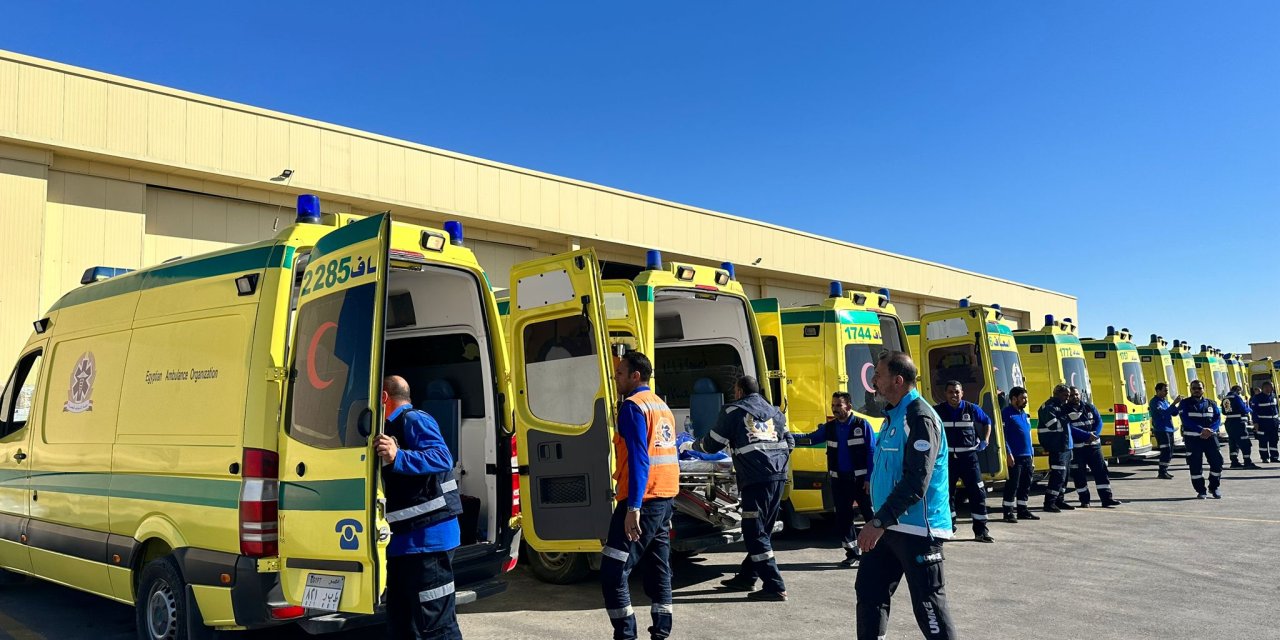 Gazze'ye İlaç Ve Tıbbi Malzeme Götüren Uçak Kayseri'den Havalandı (4)