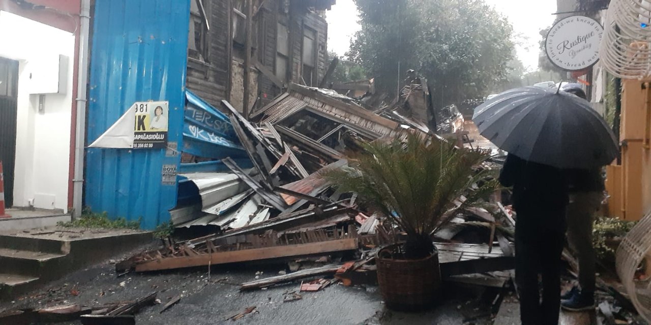 Sarıyer'de Metruk Bina Çöktü-1