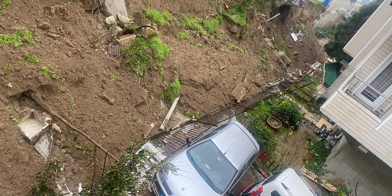 Büyükçekmece'de İstinat Duvarı Çöktü