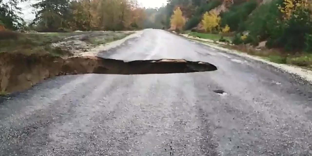 Çanakkale'de Cadde Ve Sokaklar Göle Döndü (2)