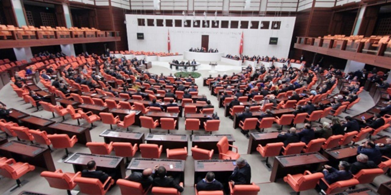 Çalışan emeklilere 5 bin TL ödenmesini içeren teklif, kabul edildi