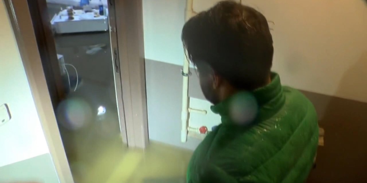 Pendik'te Sağanak Yağış Su Baskınlarına Yol Açtı