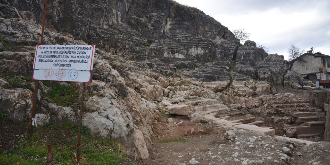 Antik Tiyatroda Bulunmuştu; Altın Değil, Yağ Küpüymüş