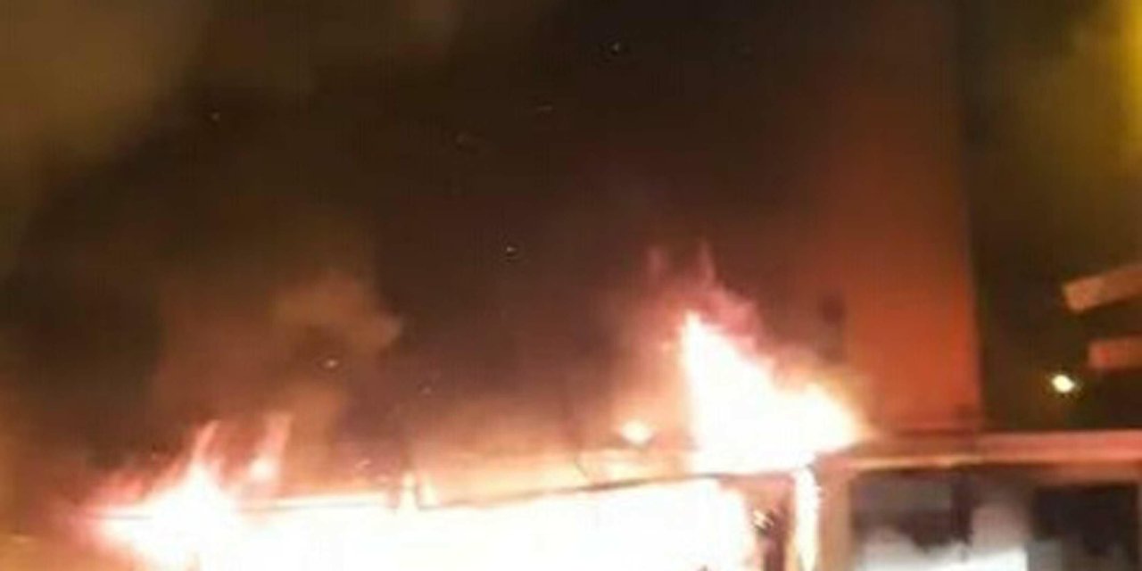 Cep Telefonu Mağazasını, Ablasına Sarkıntılık İddiasıyla Kundaklamış