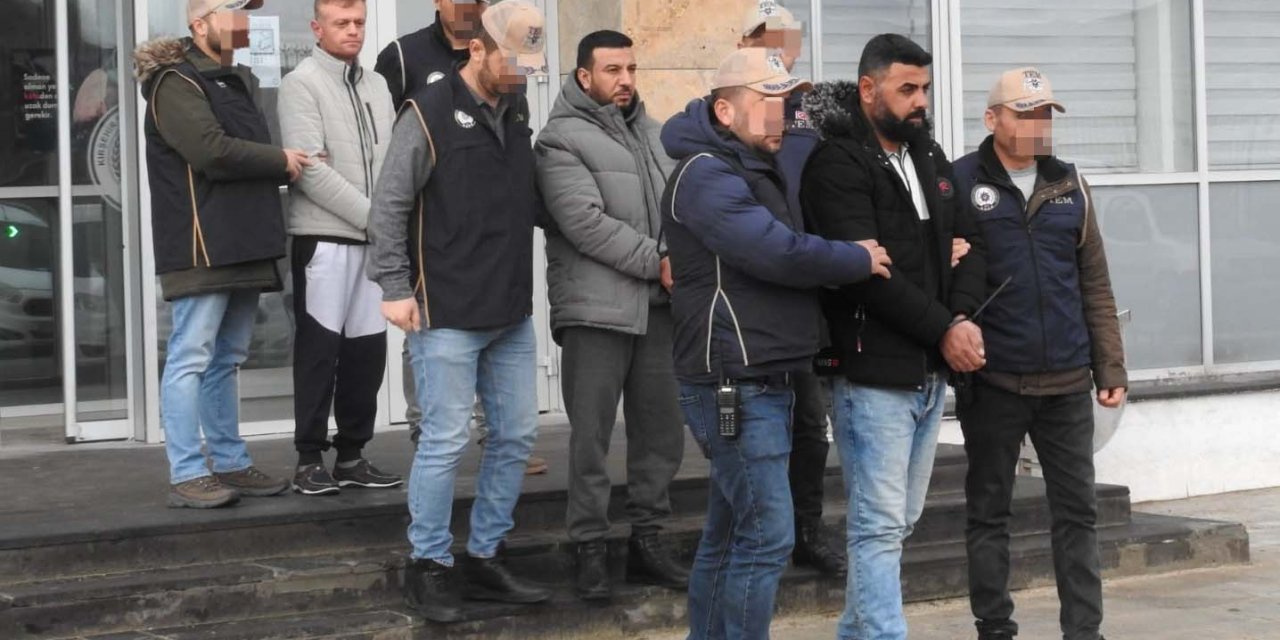 Kırşehir'de Deaş Operasyonu: 3 Gözaltı