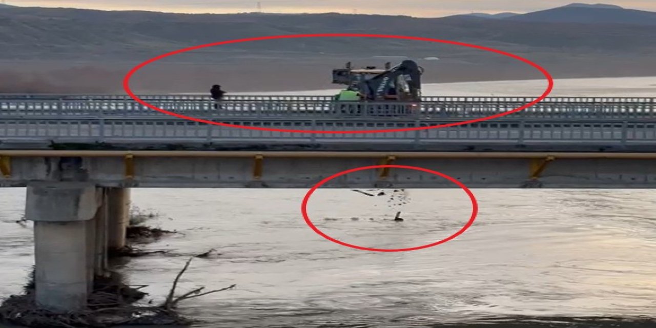 Bakımı Yapılan Viyadükteki Molozları Nehre Döktüler; O Anlar Kamerada