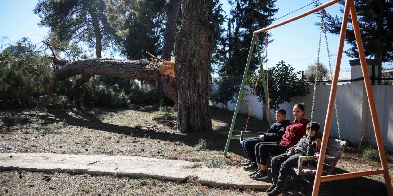 Otizmli Çocuklar, Fırtınada Zarar Gören 'yuva'larını Onarıyor