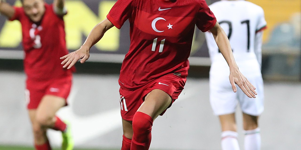 Yağmur Uraz: Fenerbahçe'de Değerli Olduğunuzu Gerçekten Hissettiriyorlar