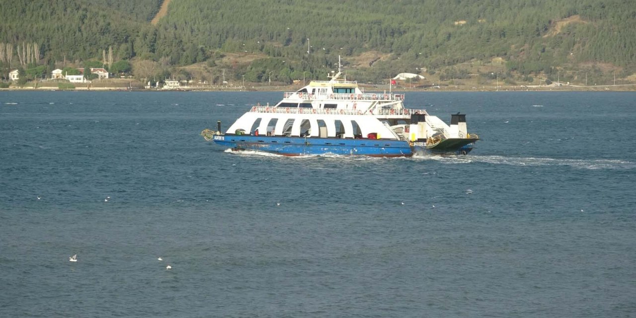 Gökçeada Ve Bozcaada Feribot Seferlerine 'Fırtına' Engeli