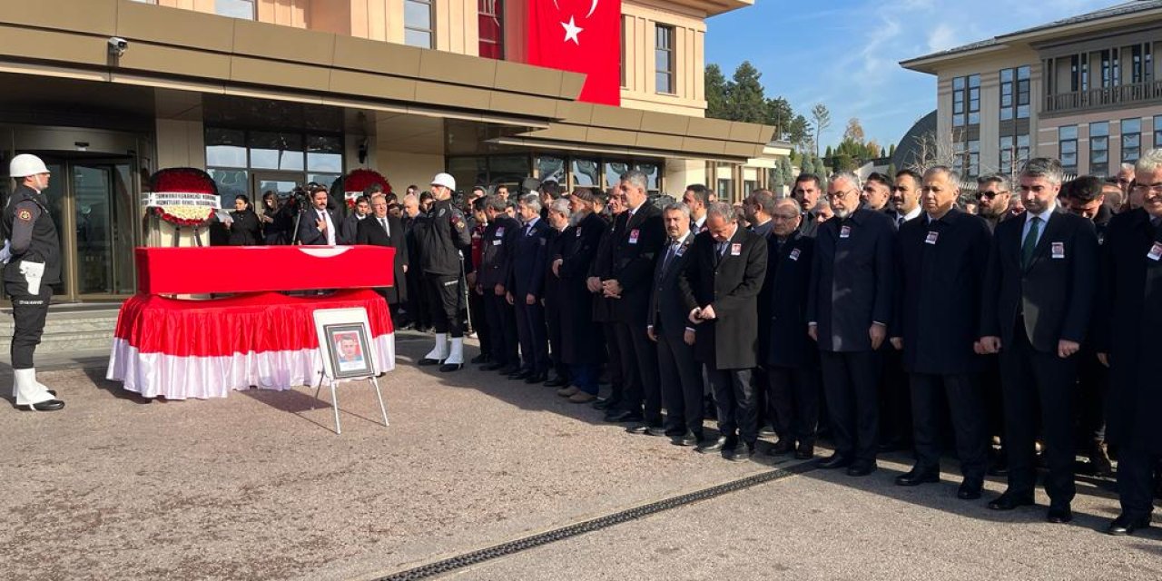 Bakan Göktaş'ın Koruma Polisi Şehit Musa Erdem İçin Külliye'de Tören
