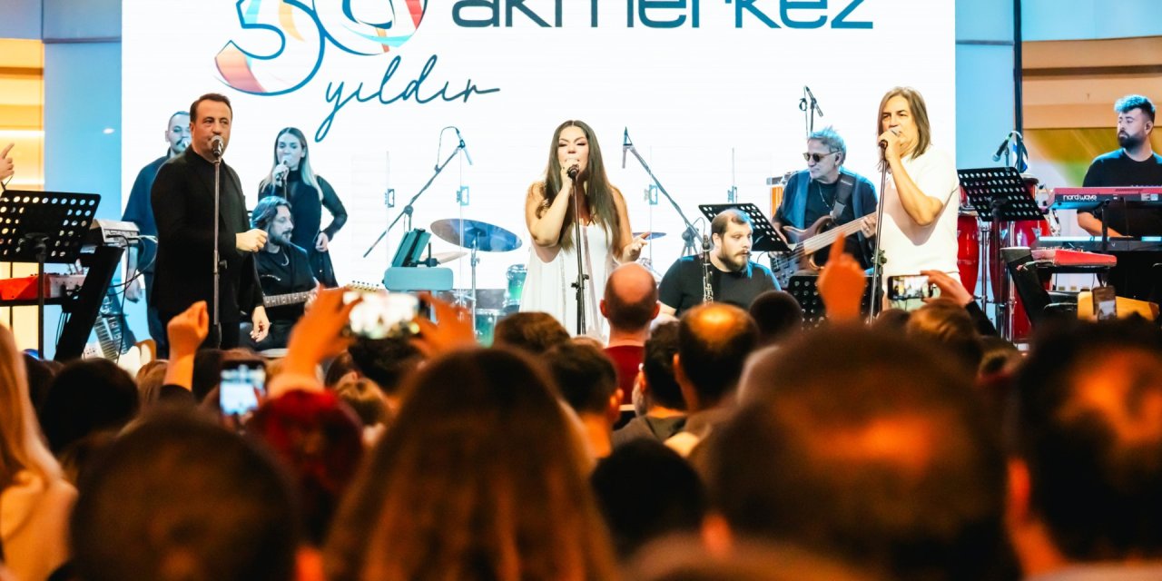 Akmerkez, 30’uncu Yılını İzel-çelik-ercan Konseriyle Kutladı